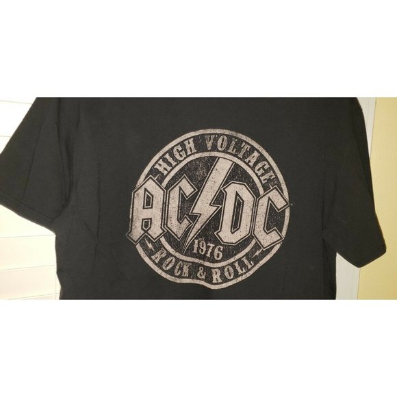 AC/DC High Voltage 1976 Rock And Roll Music Band Men's T-Shirt Size L UB1 - Picture 3 of 9